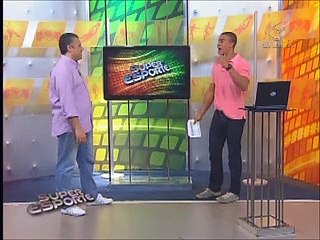 Com gol de Ceni, São Paulo bate o Bahia e abre vantagem por vaga