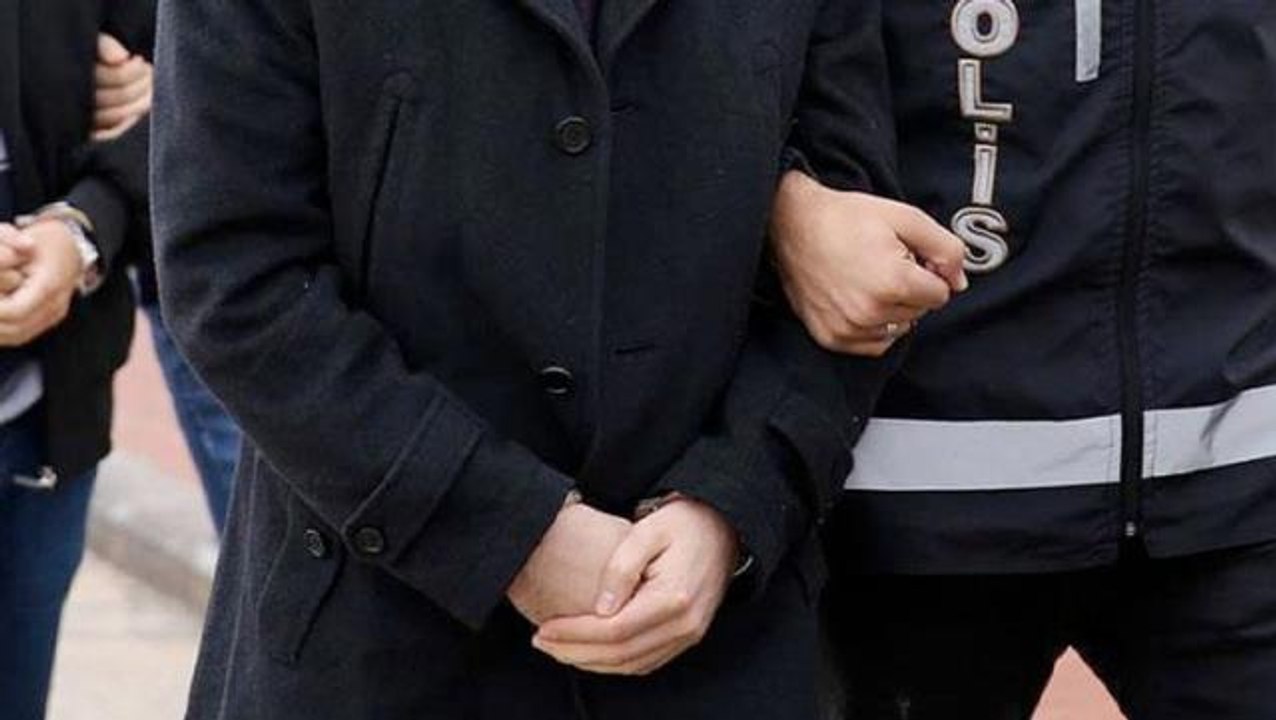 Son Dakika! Beşiktaş Belediyesi'ne düzenlenen rüşvet operasyonunda 16 kişi gözaltına alındı, eski Başkan Hazinedar aranıyor