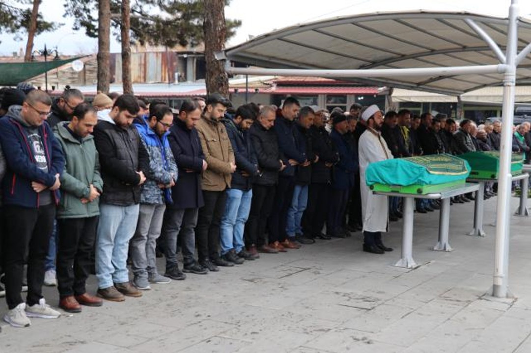 Tribünde kalp krizi geçirerek yaşamını yitiren taraftar son yolculuğuna uğurlandı