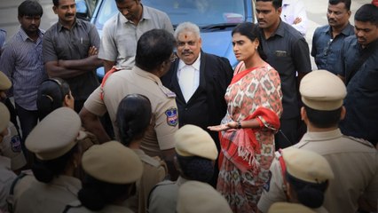 షర్మిళను మళ్ళీ అడ్డుకున్న పోలీసులు.. కోర్టుకు వెళ్లనీయకుండా దిగ్బంధం.. *Telangana | Telugu OneIndia