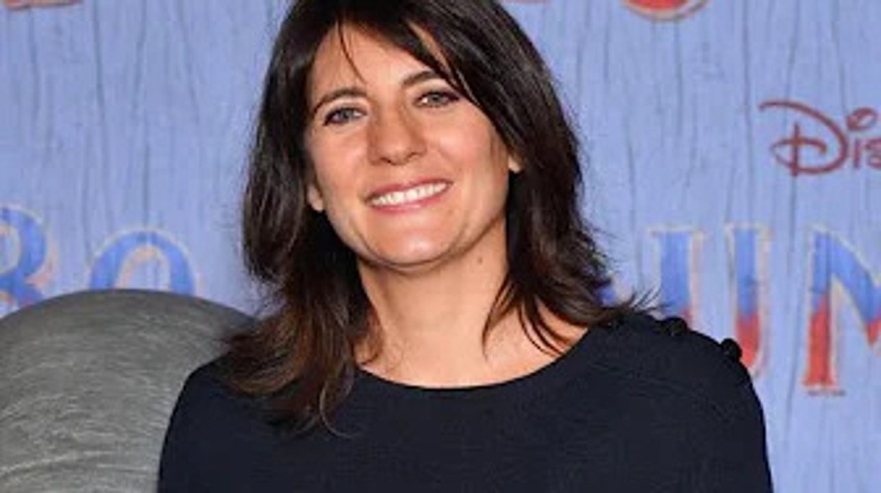 Estelle Denis à nouveau en couple : elle officialise avec son nouveau c.h.é.r.i !