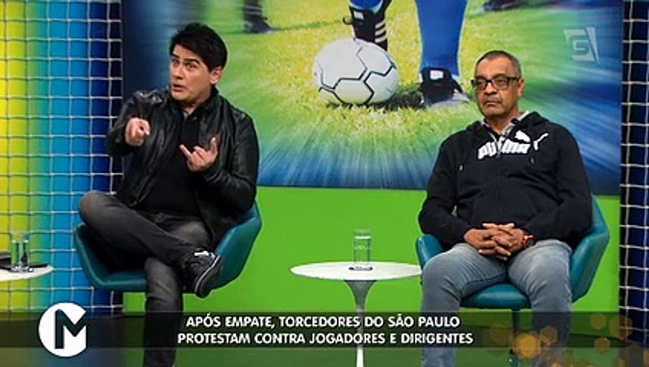 Após empate, torcedores do São Paulo protestam contra jogadores e dirigente