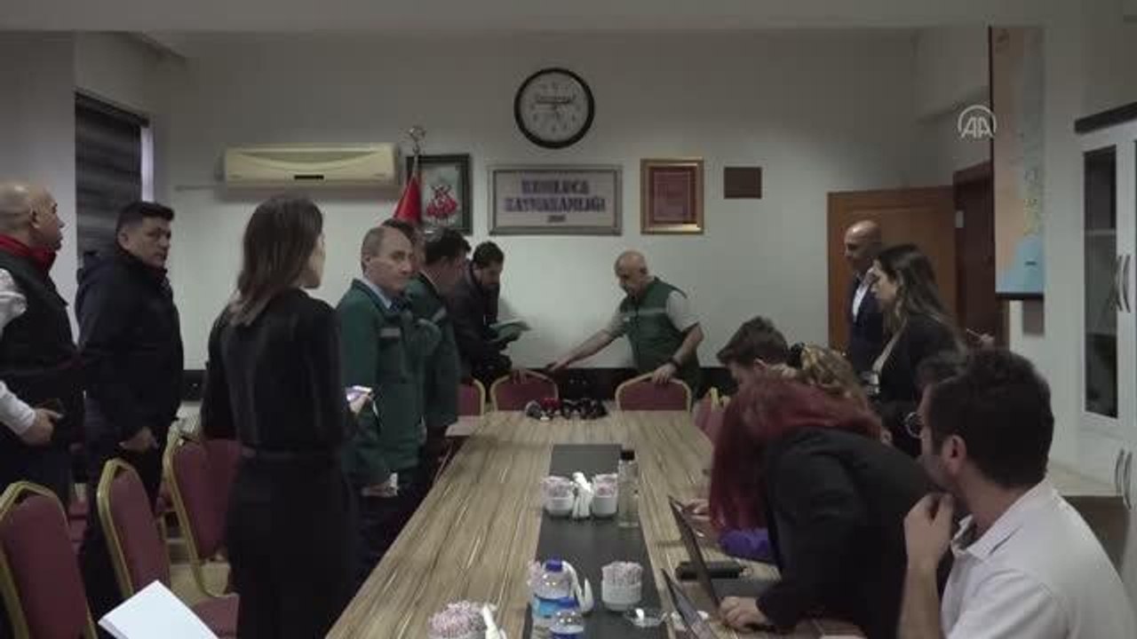 Bakan Kirişci: "Kumluca'da selden serası zarar gören çiftçi sayısı 3 bin, Finike'de 497, Demre'de 30'dur"