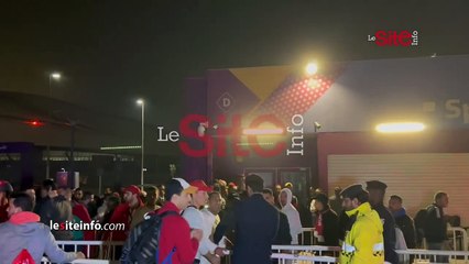 _فوضى_ في ملعب الجنوب بقطر لاستلام التذاكر المجانية.. مغاربة بلا نوم وعدد كبير قادم من أوروبا