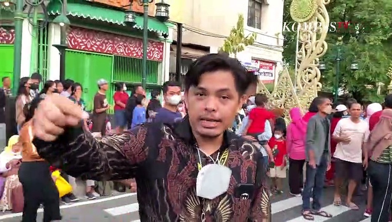 Naik Kereta Kencana saat Kirab Penampilan Kaesang dan Erina Bikin Gagal Fokus karena Ini