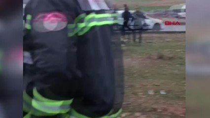 DİYARBAKIR'DA OTOMOBİLİN TIR'A ÇARPTIĞI KAZADA 4 KİŞİ YARALANDI