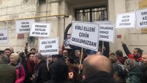 Müdürün 6 yaşındaki kız çocuğunun istismarıyla ilgili paylaşımı velileri ayaklandırdı! Okul önünde toplanıp istifaya çağırdılar