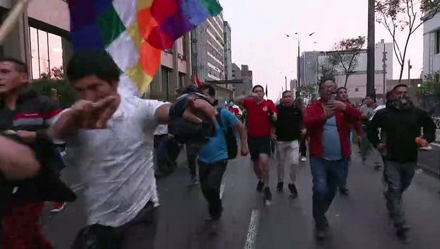 Ausschreitungen in Peru - Rückkehr des entmachteten Staatschefs gefordert