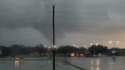 Possible tornado near Fort Worth