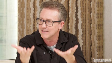 Edward Norton Explains the Key Difference Between ‘Knives Out’ and ‘Glass Onion’ 🔍