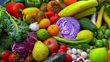 Cosa mangiare (e cosa no) per rafforzare il sistema immunitario