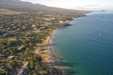 Man Fights Off Shark but His Wife Is Missing After They Were Attacked While Snorkeling in Maui