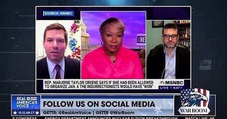 Steve Bannon Reveals the Risks of Sleeping with a Chinese Spy 🕵️‍♂️