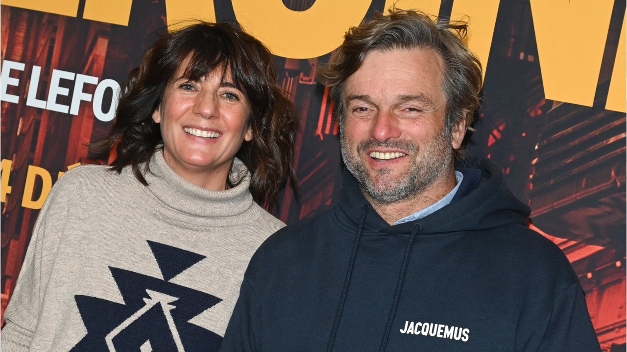 GALA VIDÉO – Estelle Denis de nouveau en couple : son nouveau chéri est célèbre ! (1)