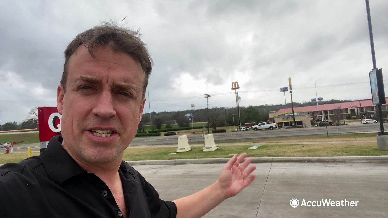 Reed Timmer warns of tornado-favorable storms