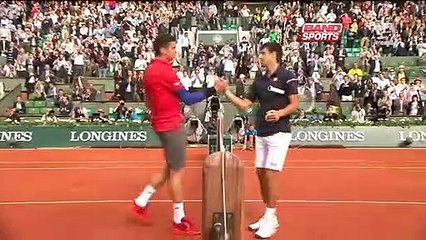 Sem surpresas, Djokovic e Sharapova avançam às semis em Roland Garros