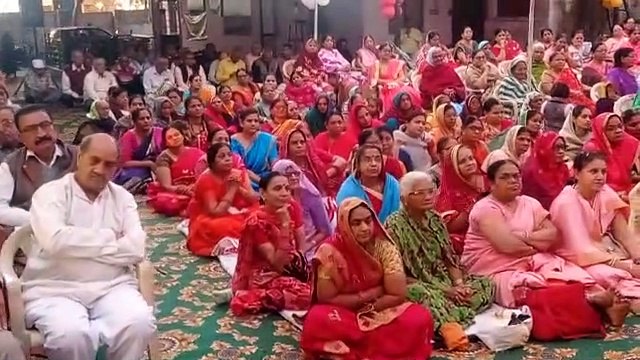 श्री मद्भागवत कथा : भजनों पर झूमे श्रद्धालु, बही धर्म सरिता