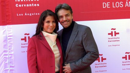 Скачать видео: Alessandra Rosaldo and Eugenio Derbez attend the inauguration of the Instituto Cervantes in Los Angeles