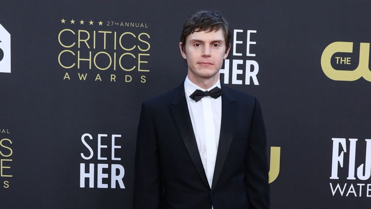„dahmer“-star evan peters: das war beim dreh am härtesten
