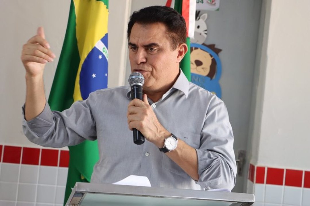 Wilson Santiago lamenta “exemplo negativo” da Prefeitura de Cajazeiras com atrasos salariais na Saúde