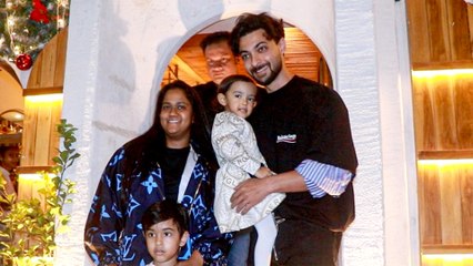 बच्चो के साथ डिनर करने पहुंचे आयुष शर्मा और अर्पिता खान नजर आये क्यूट अंदाज में