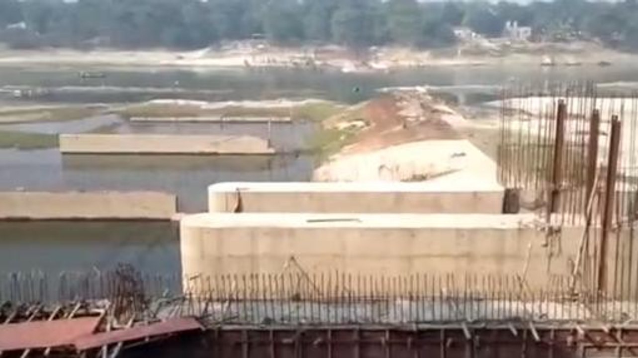 দঃদিনাজপুরঃ আত্রেয়ীতে বন্ধ রাবার ড্যামের কাজ! কারণ জানলে আপনিও অবাক হবেন