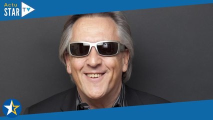 Gilbert Montagné fait une révélation sur ses lunettes noires : "Elles ne me servent à rien"