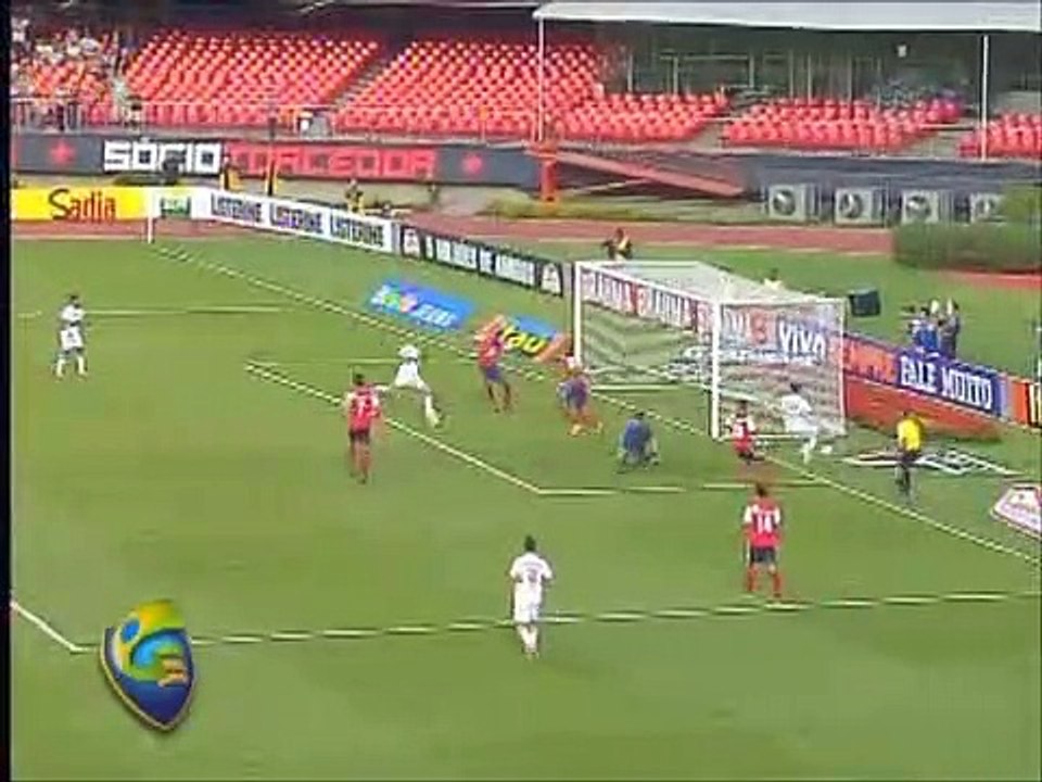 Leão comenta nova expulsão de Luís Fabiano, que se desculpa