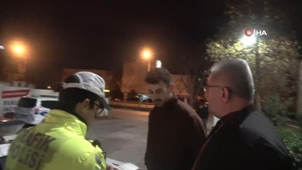 Her gelen alkollü çıktı...Trafik polisine yakalanan babasını kurtarmak için geldi o da alkollü çıktı