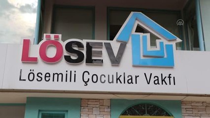 İki kanser türünü yenen genç kız, lösemili çocuklara "umut" aşılıyor