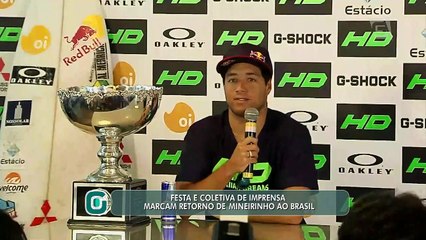 Festa e coletiva de imprensa marcam retorno de Mineirinho ao Brasil