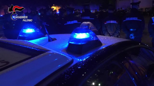 Droga, scoperta rete di pusher a Palermo: 39 misure cautelari