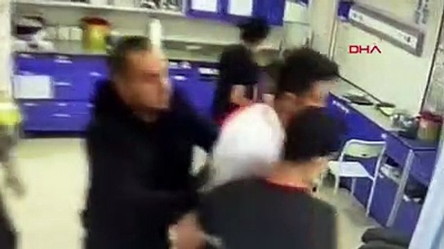 Sağlık çalışanlarına saldırırken kalp krizi geçirdi, hayatını yine sağlık çalışanları kurtardı