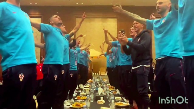 Hırvatistan Milli Takımı'nın Neo-Nazi bir müzik grubunun şarkılarıyla eğlendiği görüntüler tepki çekti