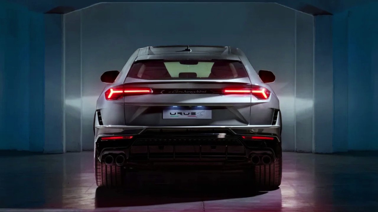 Lamborghini Urus S adds Performante power and new styling.