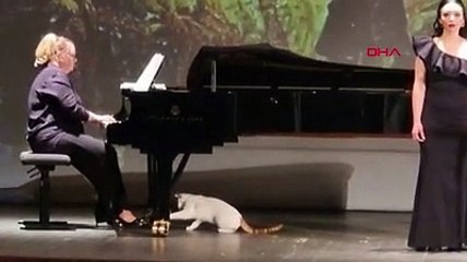 Süreyya Operası'nda gülümseten anlar