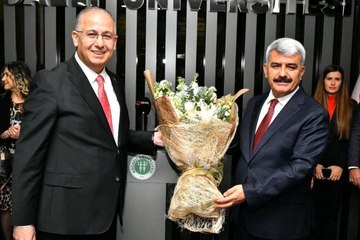 Kocaeli Üniversitesi'nde devir teslim töreni: Prof. Dr. Cantürk görevine başladı