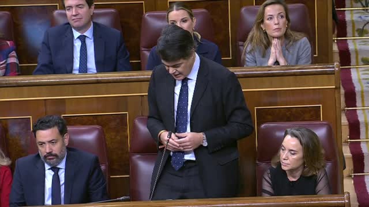 Robles al PP: "Me siento orgullosa de este Gobierno, ustedes están incumpliendo la Constitución"