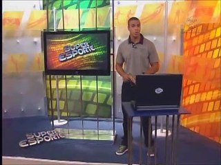 Em ‘coletiva’ de imprensa, Zizao arrisca canto “bando de loucos”