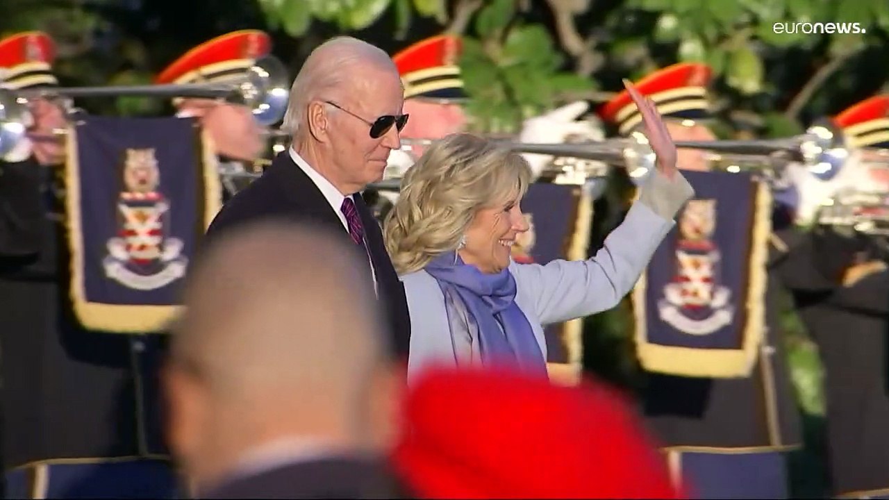 'Ein Zeichen gegen den Hass': Biden unterzeichnet Gesetz zum Schutz der Homo-Ehe