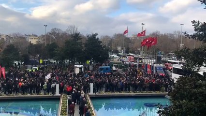 İstanbullular Saraçhane'de toplanmaya başladı