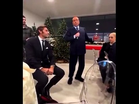 Berlusconi ai giocatori del Monza: Se battete una big, vi porto pullman di... - Video