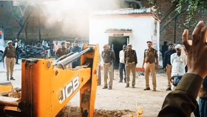 फिरोजाबाद: अवैध शराब पर चला "बुलडोजर", माफियाओं में मचा हडकंप