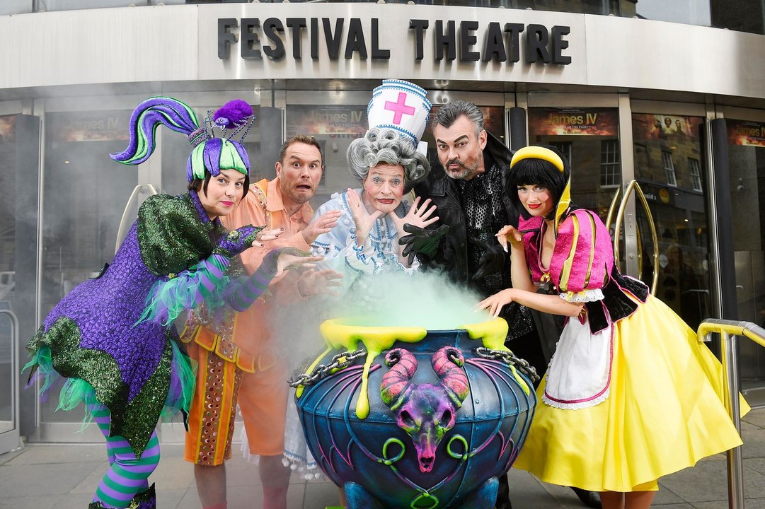 Capital Theatres are delighted to announce the full cast for Snow White and the Seven Dwarfs at the Festival Theatre.