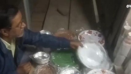 হাওড়া : খরচ ও সময় বাঁচাতে কাগজের প্লেটের চাহিদা বাড়ছে