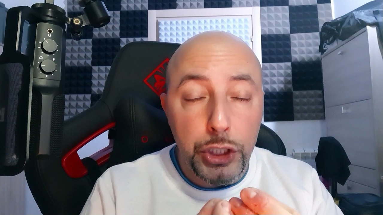 Il pentimento di Attilio Romita al Gf Vip, tutti a confortarlo ma ormai è troppo tardi