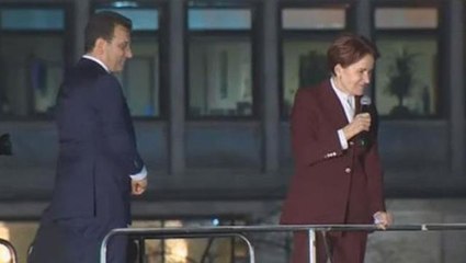 Hapis cezası alan İmamoğlu, Akşener'i de yanına alıp Saraçhane'de kalabalığa seslendi