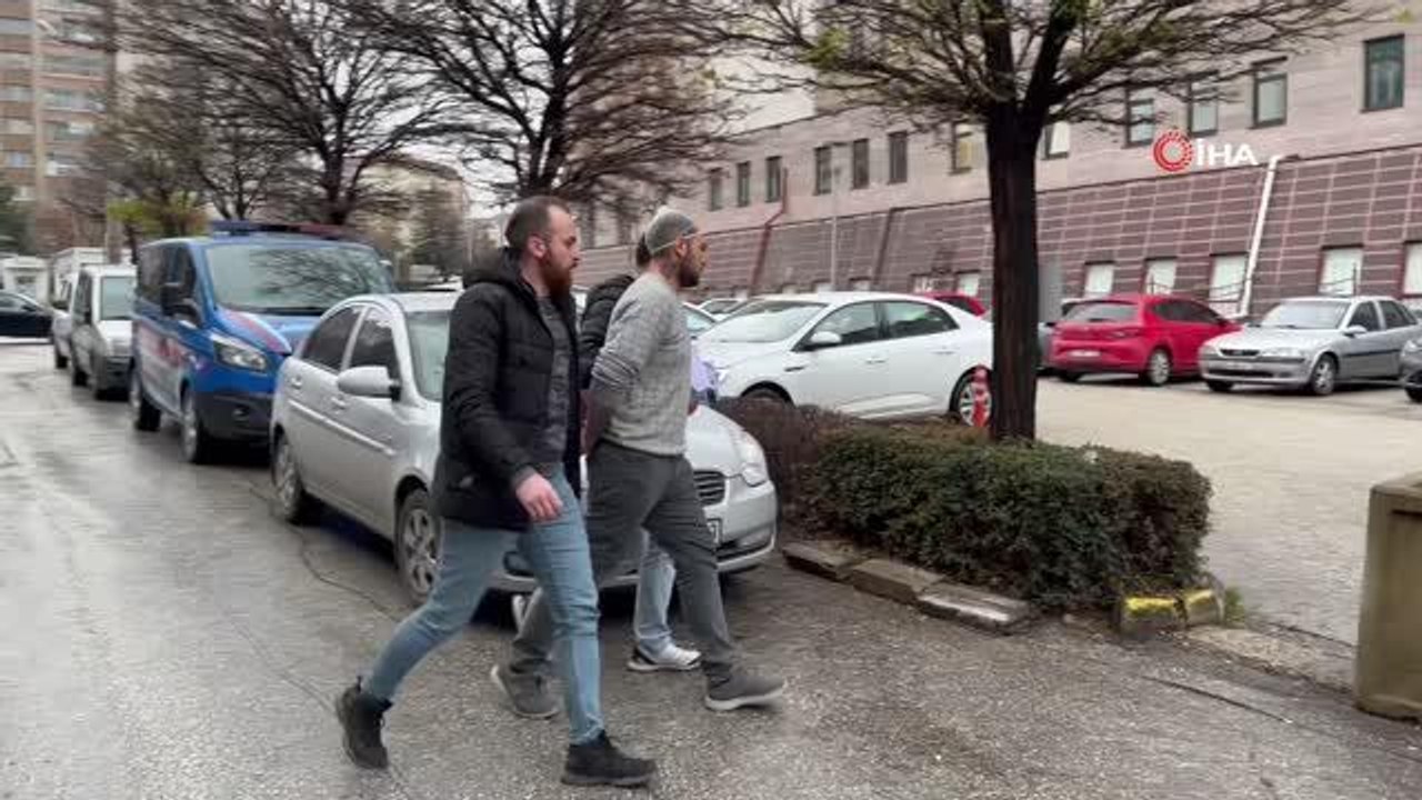 Kaçarken polis aracına çarpması sonucu yakalanan hırsızlık şüphelisi tutuklandı