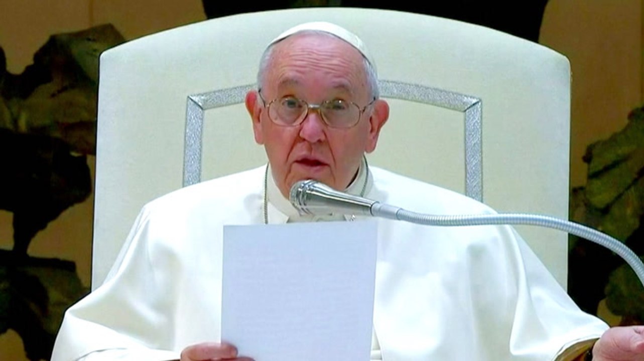 Pope urges people to spend less on Christmas to give more to Ukraine