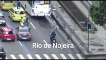 Vídeo: Homem perde ônibus, corre atrás e ganha carona de motociclista que percebeu seu desespero